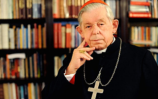 Dziś o 12. wierni uczcili pamięć kardynała Józefa Glempa Dziś o 12. wierni uczcili pamięć kardynała Józefa Glempa